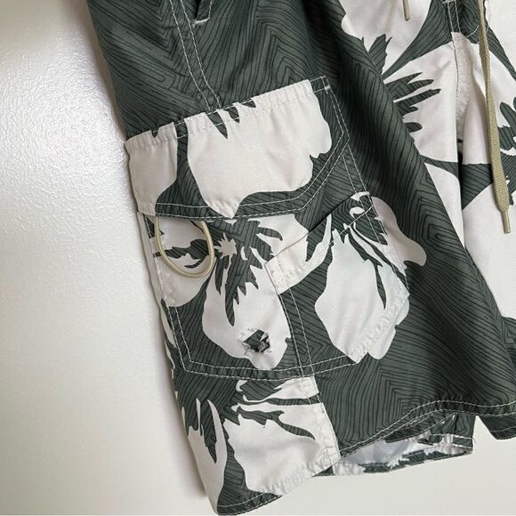 No Bad Days Swim Shorts Trunks Mens Size Large Green Floral Pockets Drawstring - Picture 5 of 13